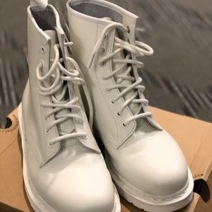 Dr. Martens 1460 8-Eye Boot